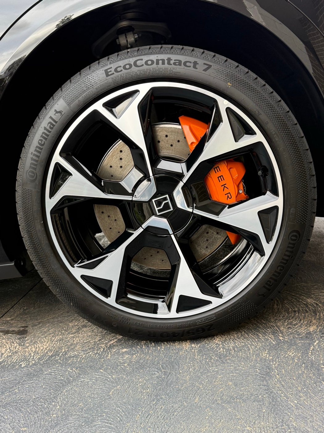 Wheel detail
